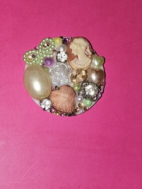 Baroque Style Phone Grip